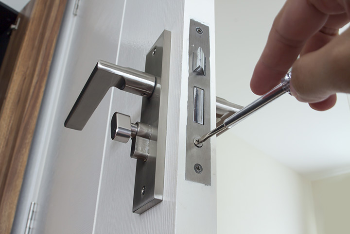 Our local locksmiths are able to repair and install door locks for properties in St Johns Wood and the local area.